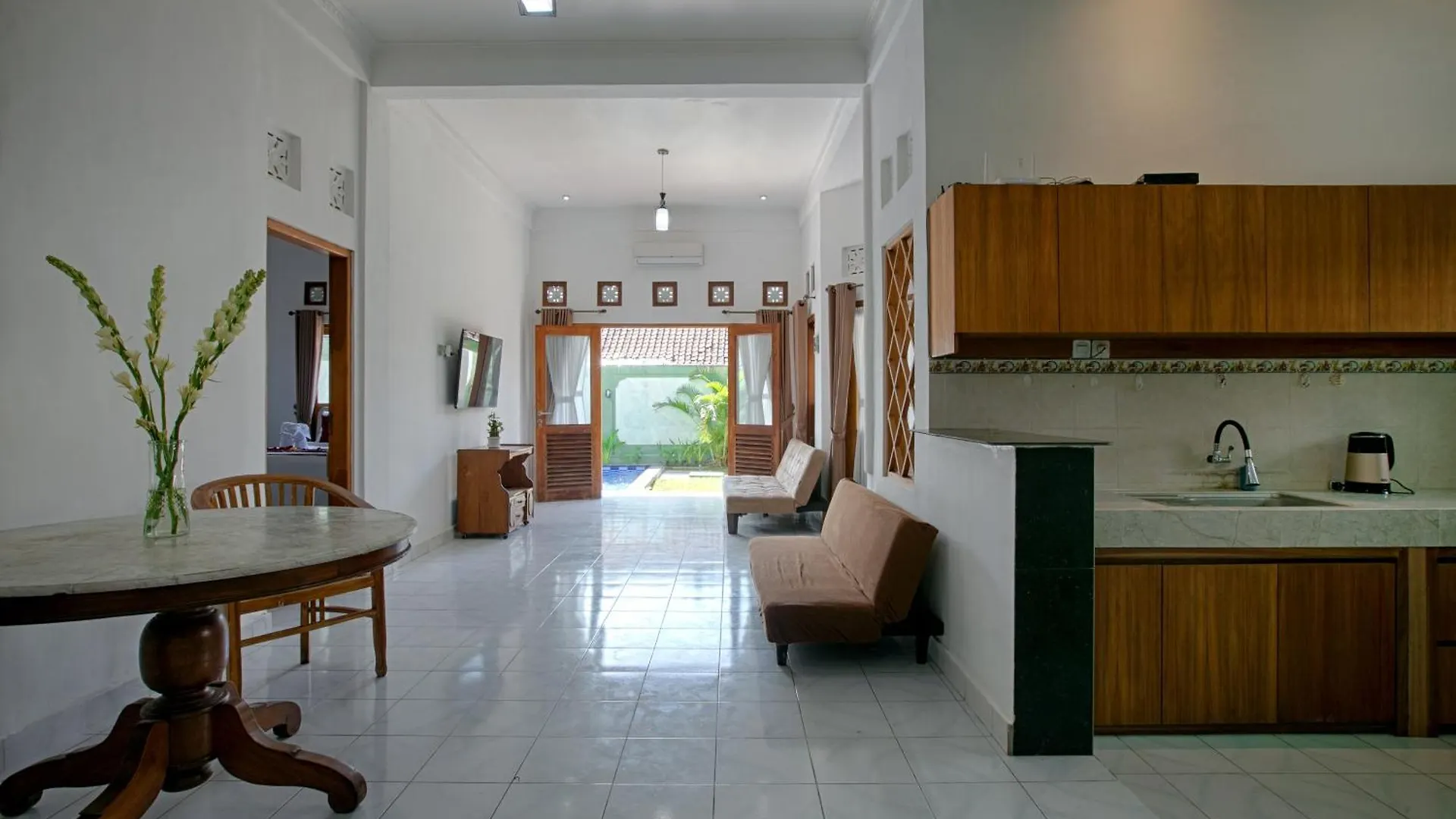 Villa Calgary Seminyak Indonesia