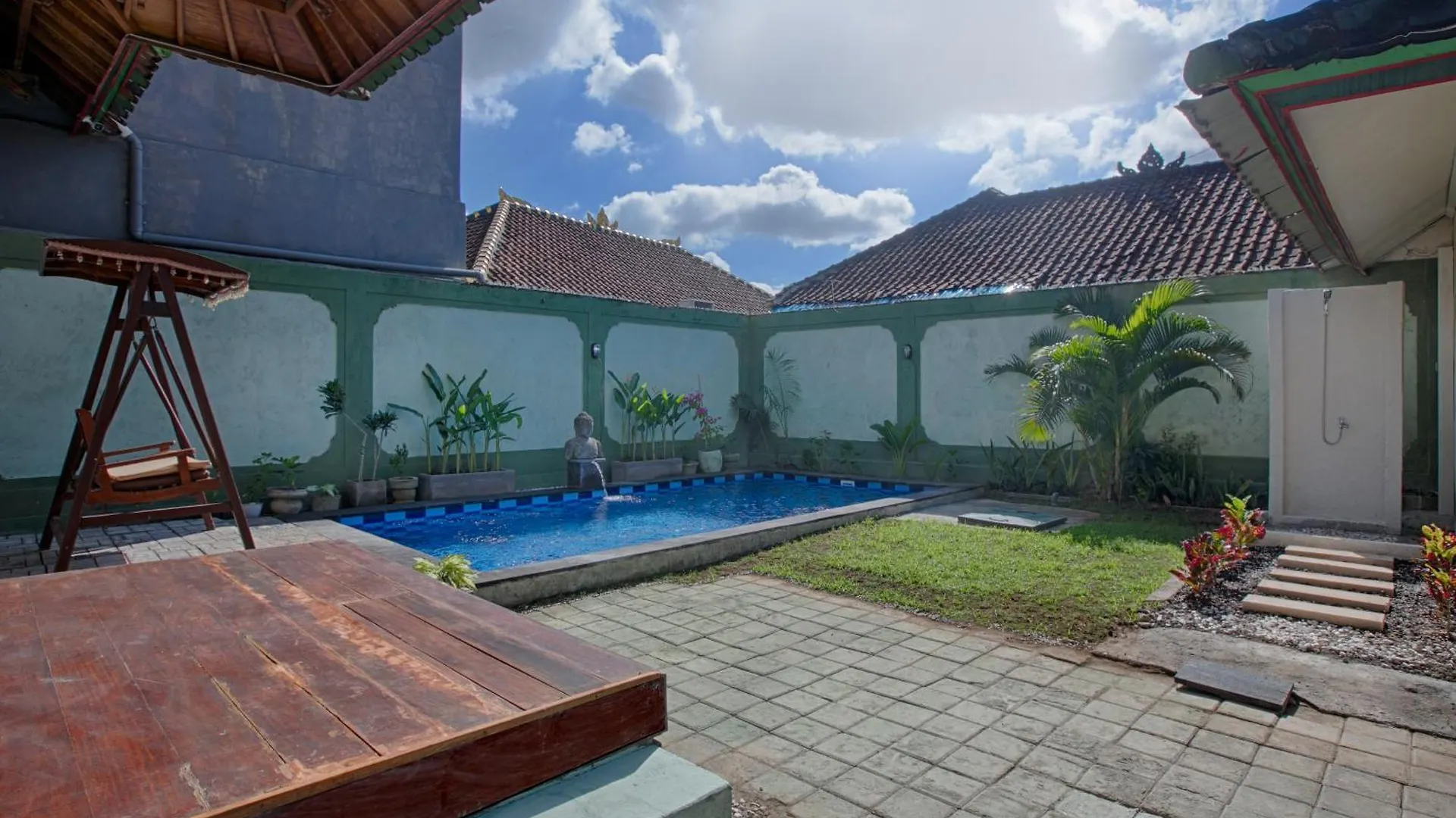 Villa Calgary Seminyak Indonesia